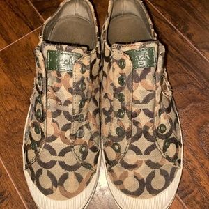 Laceless Coach shoes